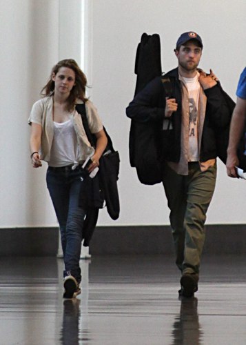 Rob and Kristen leaving Montreal