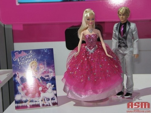  Barbie A Fashion Fairytale Puppen & cover promo