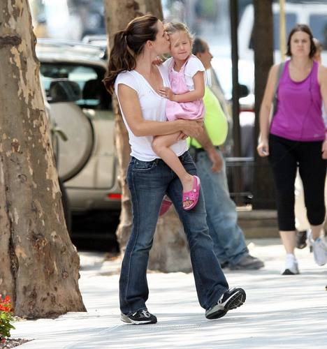 Jen & Violet out and about in NYC!