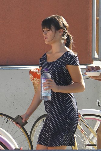  Lea on the Set of Glee August 20,2010