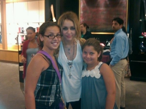  Miley With fans