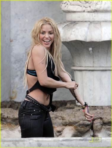  Shakira May Be Fined For muziek Video Shoot heh lol she's gorgeous