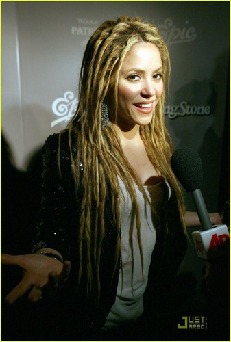  Shakira is Dreadlocks Dazzling