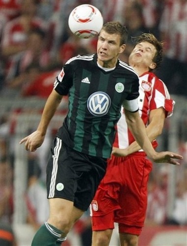  Bayern Munich (2) vs VfL Wolfsburg (1)