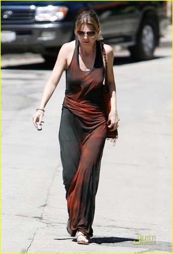 Ellen Pompeo: Hot Day, Hot Dress