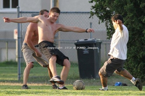  Jensen plays football