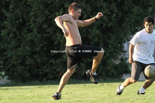  Jensen plays サッカー