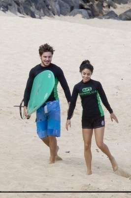  Zanessa Out in Hawaii
