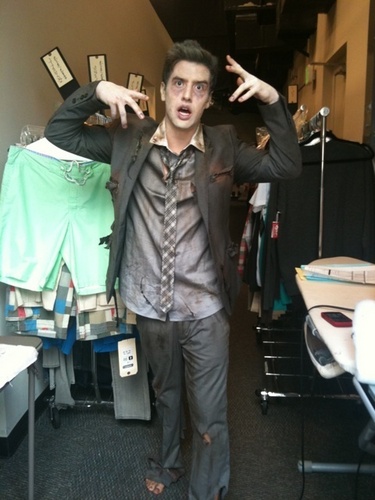  Zombie Logan :]