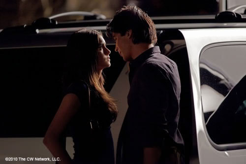  omg is this Elena with Damon??? 2x03 Bad Moon Rising