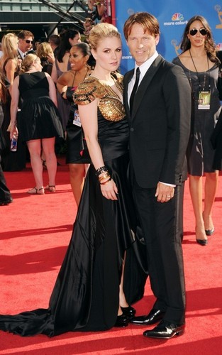  Anna Paquin and Stephen Moyer at the 62nd Primetime Emmy Awards (August 29)