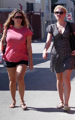  Anna Paquin out at Venice strand (Aug 22)