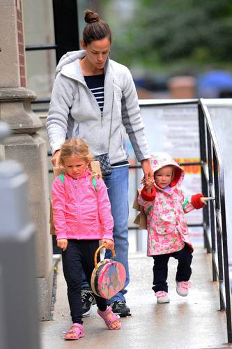  Jen, বেগুনী and Seraphina out and about in NYC!