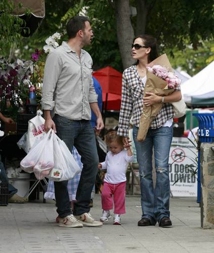  Jen and Ben at the farmer’s market with the girls!