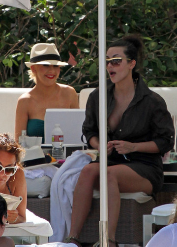  Kim Kardashian and Christina Aguilera at the Pool