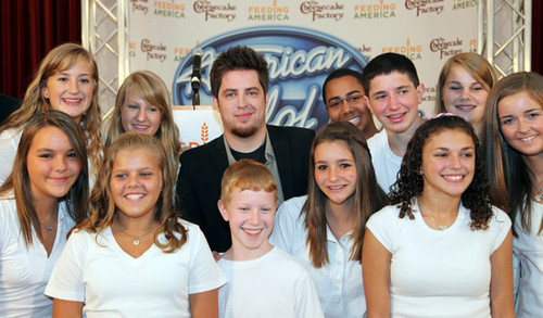  Lee DeWyze @ the Press Conference to Start Feeding America's Hunger Action mes