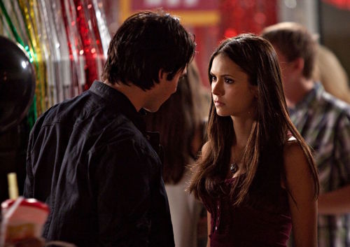  Damon&Elena 2x2 episode still