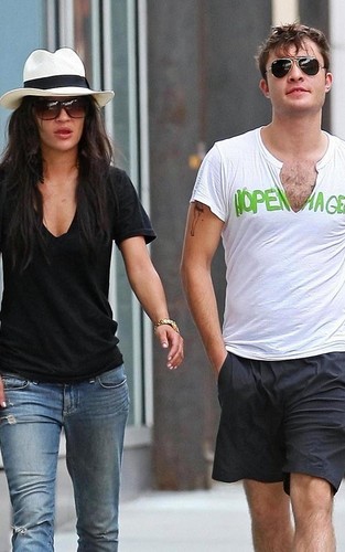  Ed Westwick and Jessica Szohr out in NYC (September 2)