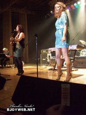  Everly Performing at the blé, maïs Palace (08/29/10)