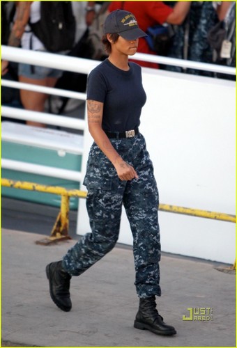  Rihanna: Only Girl in the Battleship World