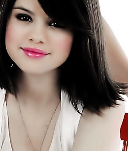  Selena cutie