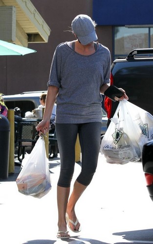  Charlize out in Los Angeles