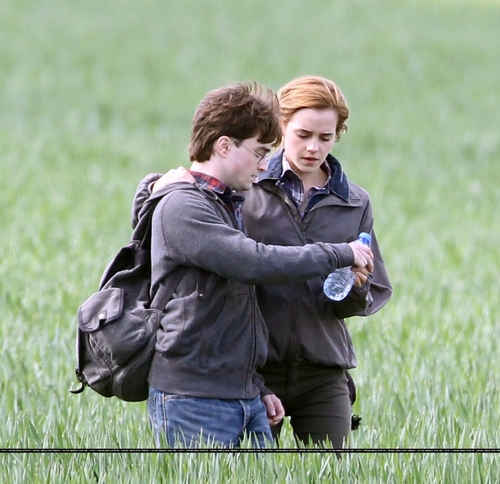  Daniel and Emma behind the scenes