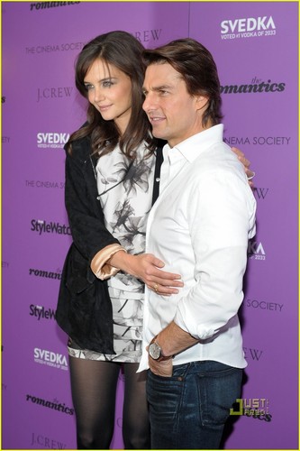  Tom Cruise & Katie Holmes are Romantics at coração