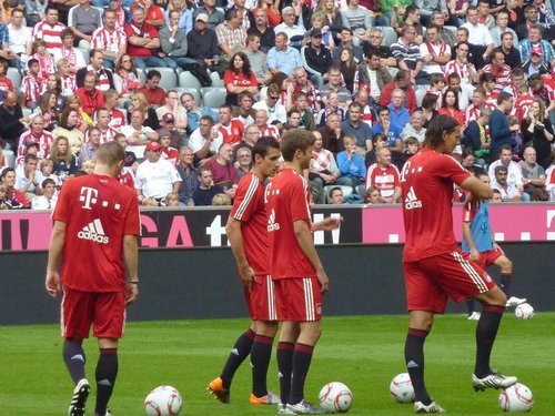  FC Bayern München - Werder Bremen Müller warming up