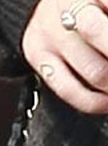  Miley Cyrus Has A New ハート, 心 Tattoo, Who Is It For?
