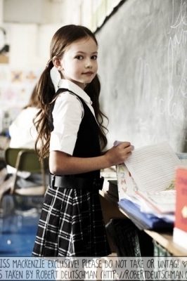  Renesmee on her first dag of dchool