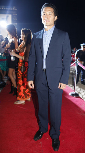  Daniel Dae Kim at the ‘Hawaii 5-0′ Premiere on Waikiki bờ biển, bãi biển
