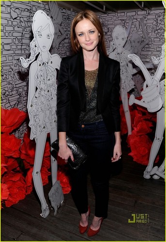  Alexis Bledel@Mulberry Spring/Summer 2011 Fashion Week Party on September 14