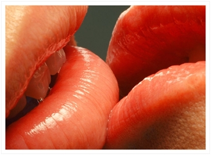  Kissing :*