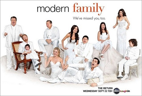  Modern Family Season 2 Promo Pic!!