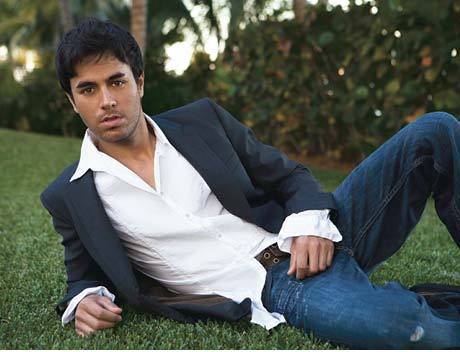  Omg soo sexy!!! l’amour toi ENRIQUEEE :)