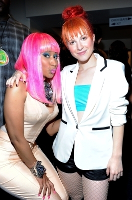  Paramore Video موسیقی Awards 2010 (Hayley with Nicki Minaj)
