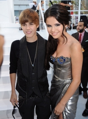  Selena @ the 2010 MTV Video موسیقی Awards
