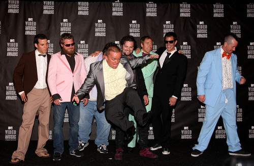  The Cast of Jackass 3D @ the 2010 एमटीवी Video संगीत Awards