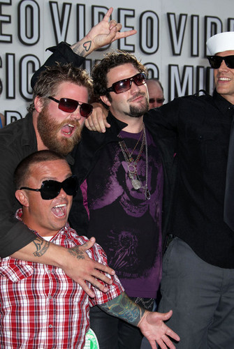  The Cast of Jackass 3D @ the 2010 MTV Video Musik Awards