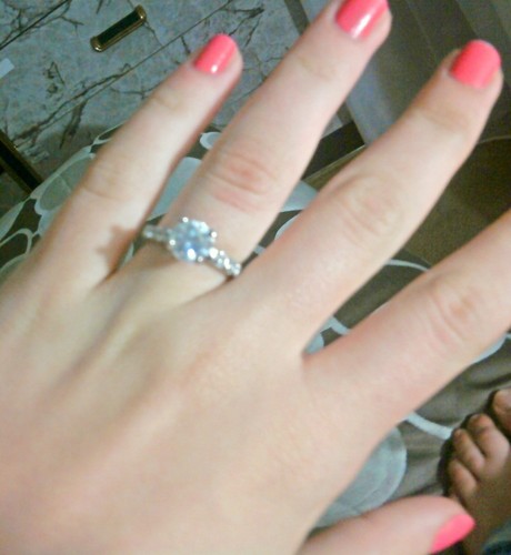me engagement ring real diamond :D