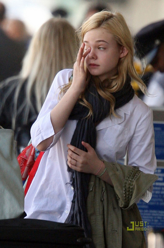  Elle at LAX airport on Saturday (September 18)