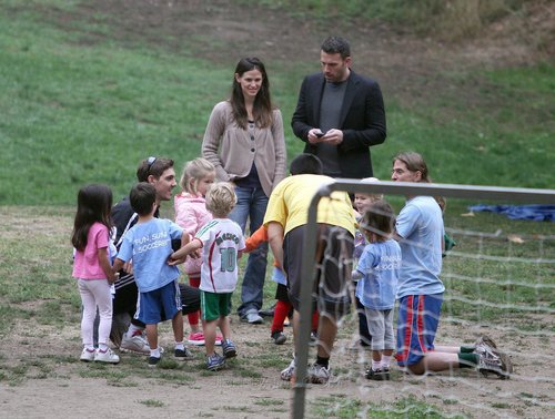 Jen and Ben take Violet and Seraphina to play soccer!