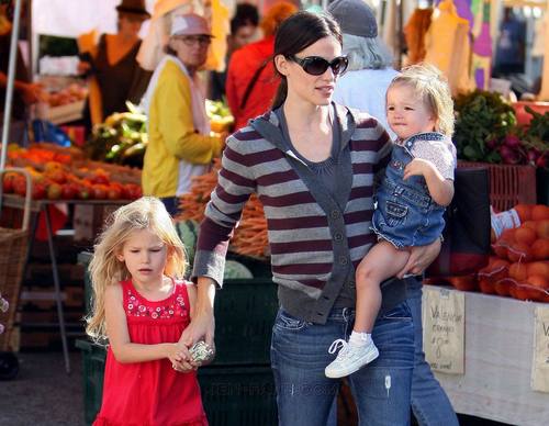  Jen takes viola and Seraphina to the Farmer’s Market!