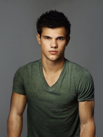  New/Old Entertainment Weekly Outtakes Of Taylor Lautner!"