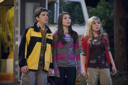  iCarly（アイ・カーリー） pics!! aaww Nathan looks so hot and cute!!!