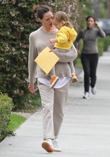 Jen out and about with बैंगनी, वायलेट & Seraphina 9/21/10
