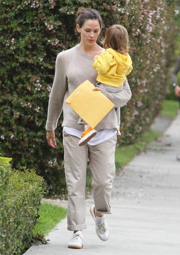  Jen out and about with фиолетовый & Seraphina 9/21/10