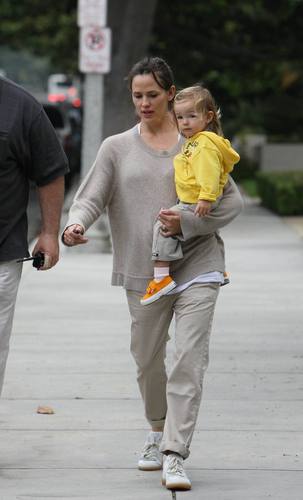  Jen out and about with фиолетовый & Seraphina 9/21/10