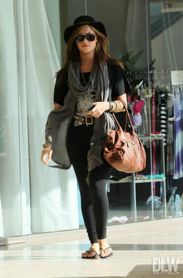  9-22-10 Shopping at Urban Outfitters in LA